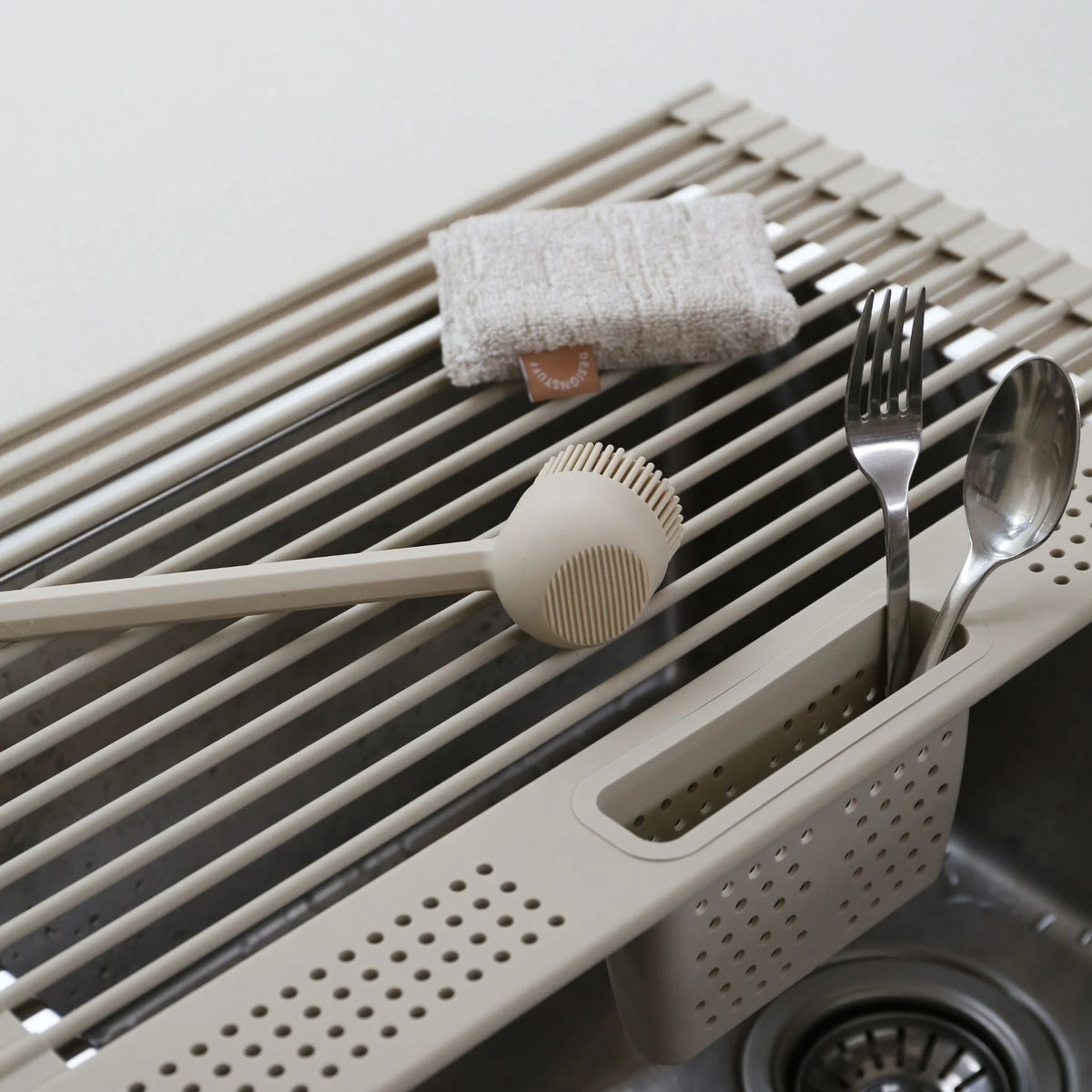 Folding Dish Rack with Cutlery Holder
