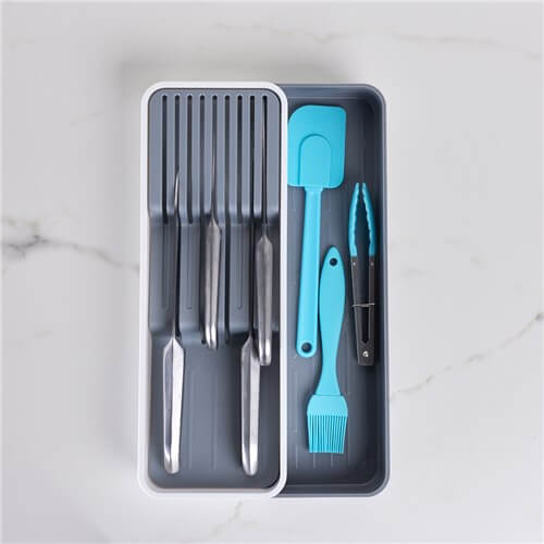  Space-optimising tiered design of the knife organiser for easy access.